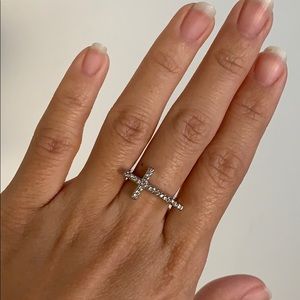 💲SALE💲🎉HP🎉Crystal Cross Ring